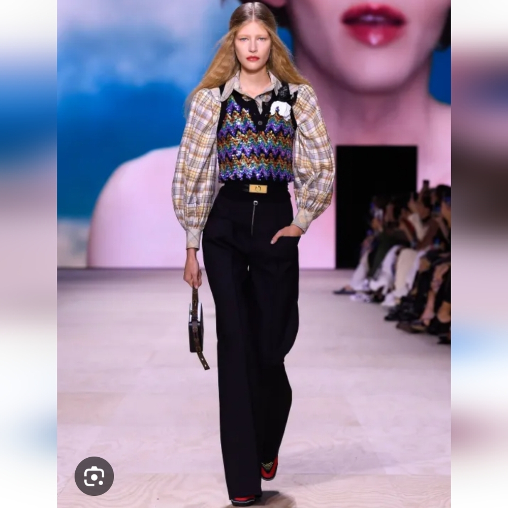 Louis vuitton sequined top spring 2020 show
